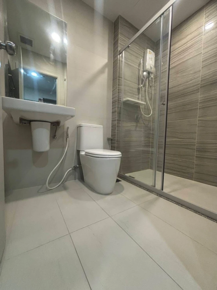 For rent: Supalai Veranda Ramkhamhaeng, Studio room, very high floor, excellent ventilation. You'll regret missing this opportunity!