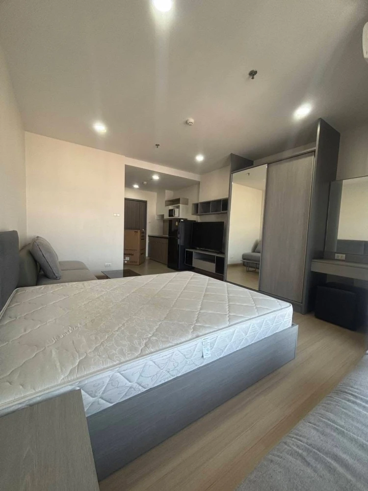 For rent: Supalai Veranda Ramkhamhaeng, Studio room, very high floor, excellent ventilation. You'll regret missing this opportunity!