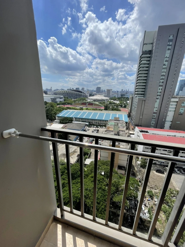 For rent Supalai Veranda Ramkhamhaeng, room not far from the elevator, spacious room, closed kitchen, balcony, private, hurry and reserve now.