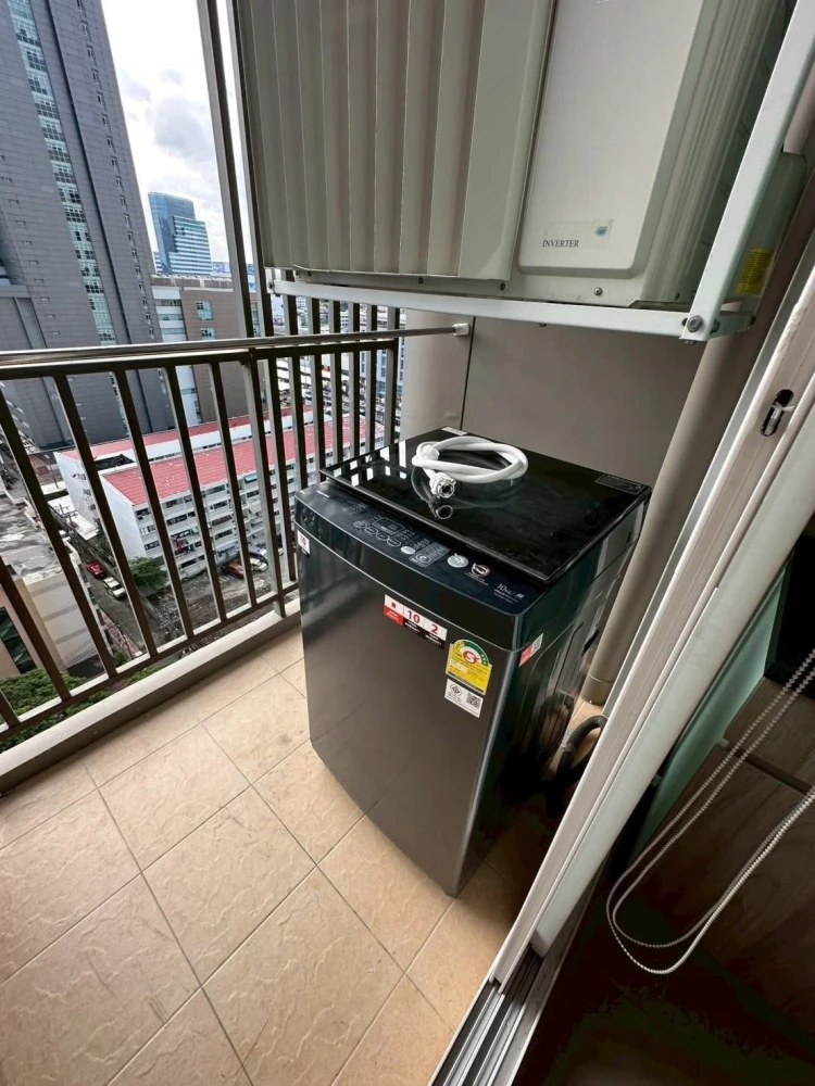For rent Supalai Veranda Ramkhamhaeng, room not far from the elevator, spacious room, closed kitchen, balcony, private, hurry and reserve now.