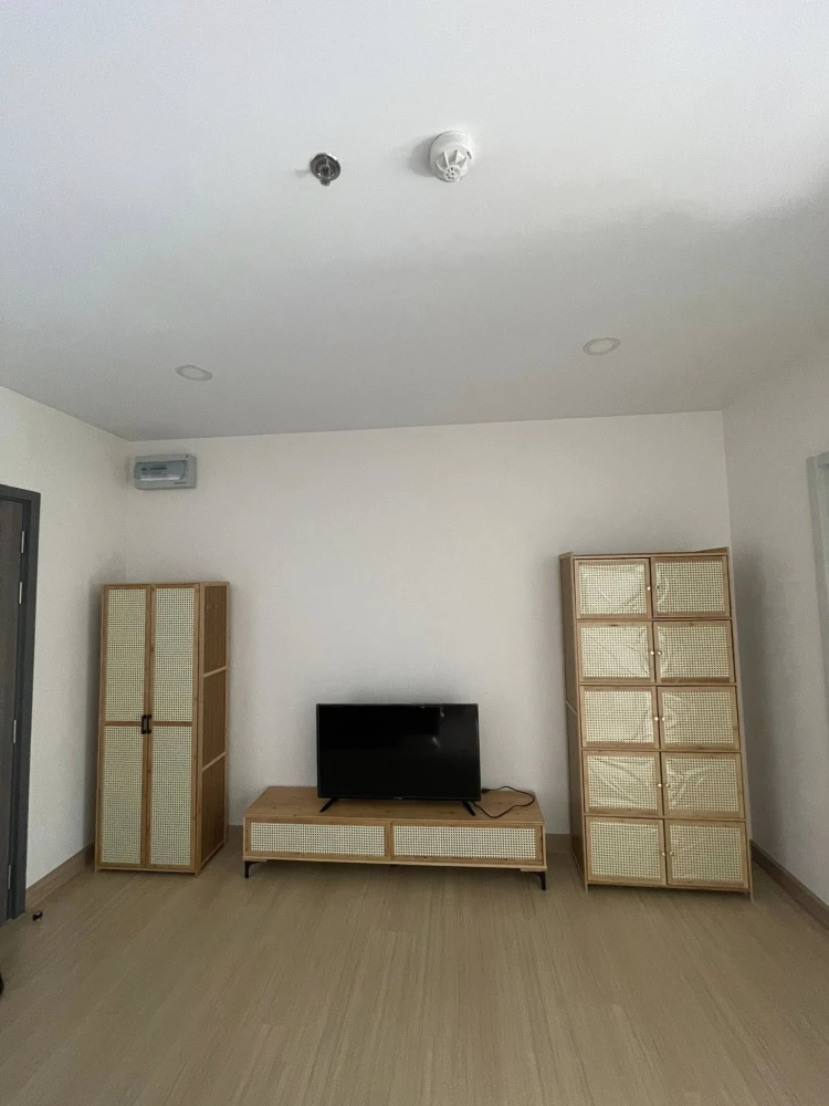 For rent Supalai Veranda Ramkhamhaeng, room not far from the elevator, spacious room, closed kitchen, balcony, private, hurry and reserve now.