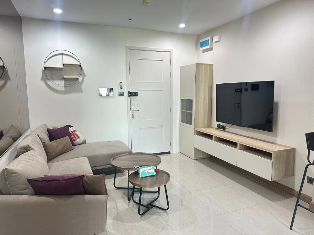 For rent: Supalai Wellington 2-bedroom unit. Nice and fully furnished, with well-divided rooms. Book now!