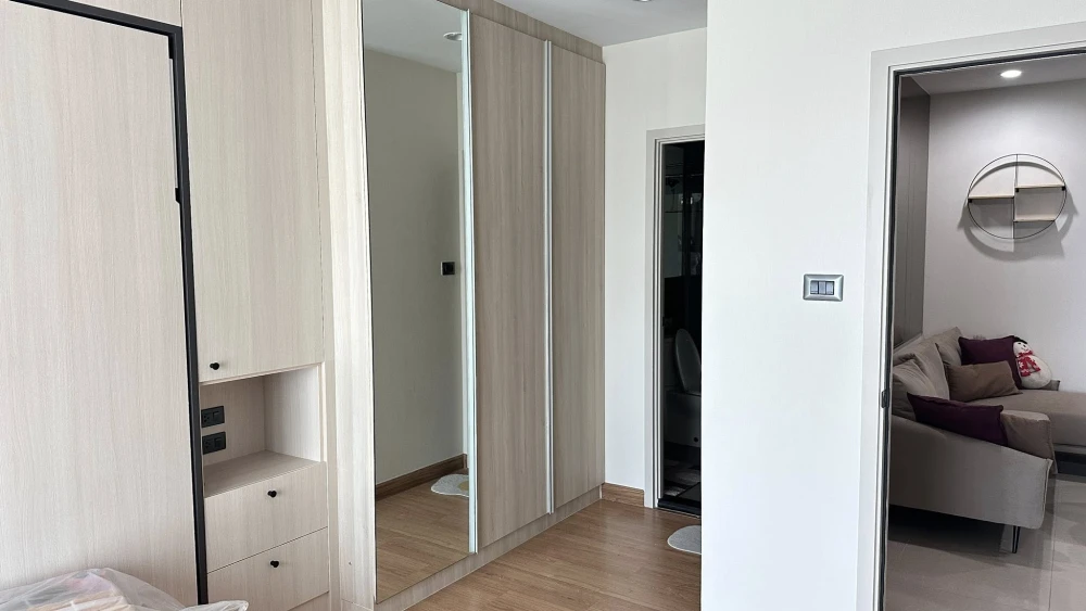 For rent: Supalai Wellington 2-bedroom unit. Nice and fully furnished, with well-divided rooms. Book now!