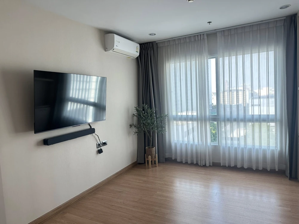 For rent: Supalai Wellington 2-bedroom unit. Nice and fully furnished, with well-divided rooms. Book now!
