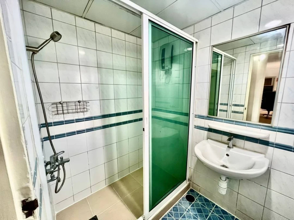 Spacious and comfortable room for rent at S.V. City Rama 3. Fully furnished, good ventilation, and beautiful view. Book now!