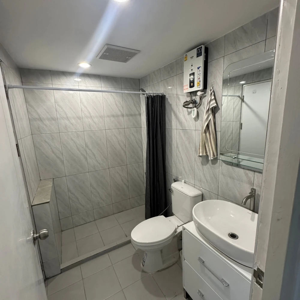 For rent: S.V. City Rama 3, a nice room with complete decorations. If interested, hurry and reserve now. Urgent!