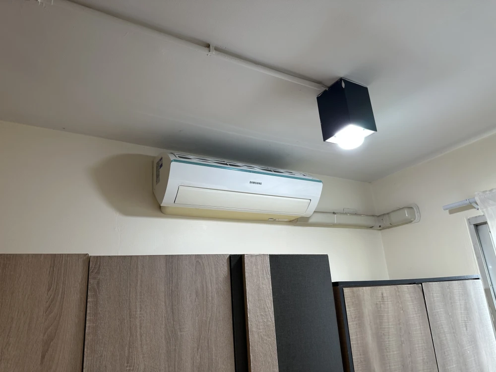 For rent S.V. City Rama 3, very spacious room, not cramped at all, complete with furniture and electrical appliances, ready to move in immediately.