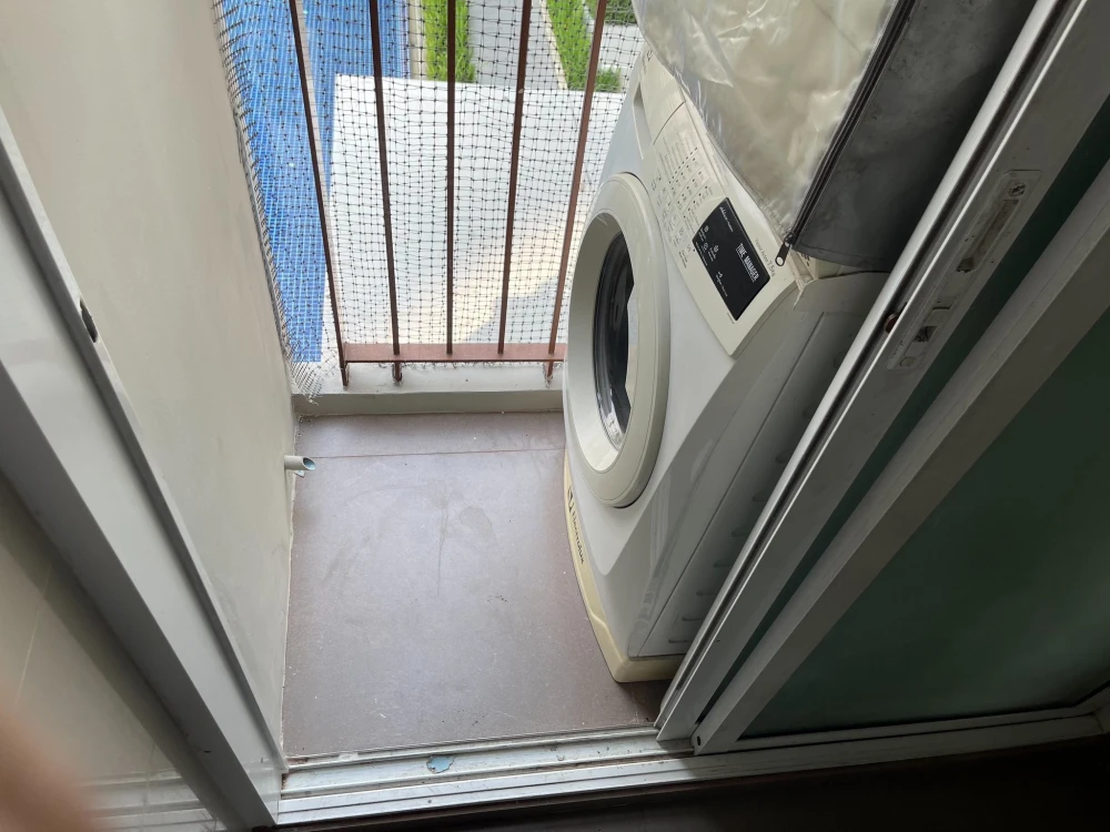 For rent: Sym Vipa – Ladprao, 8th floor, corner unit, pool view, fully furnished, ready to move in. Book now!