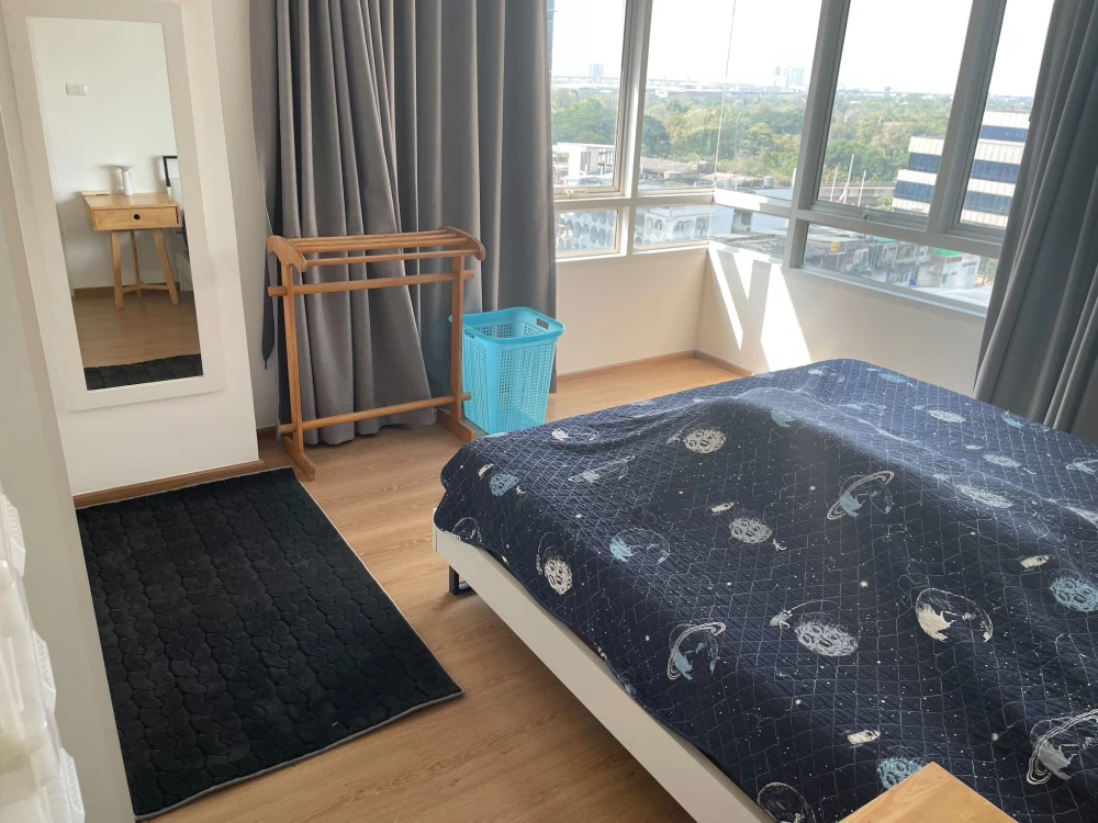 For rent: Sym Vipa – Ladprao, 8th floor, corner unit, pool view, fully furnished, ready to move in. Book now!