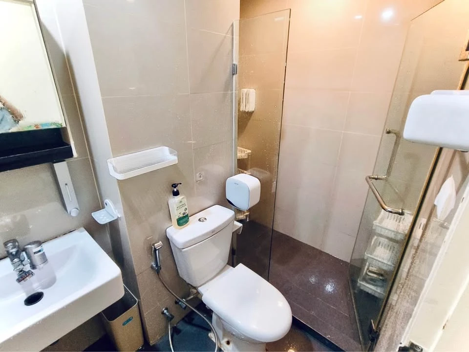 For rent: Sym Vipa – Ladprao, spacious room, lots of usable space, fully furnished, just bring your bags and move in.
