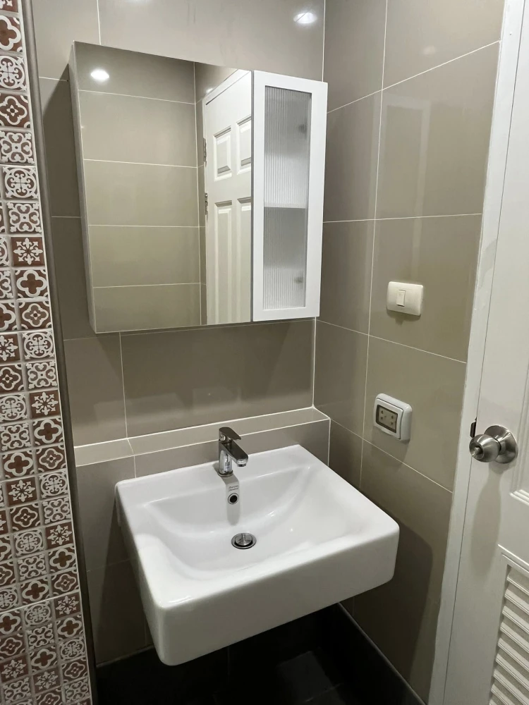 Sym Vibha-Ladprao condo for rent. 37 sq m, 1 bedroom, 1 living room, fully furnished with appliances. Book now!