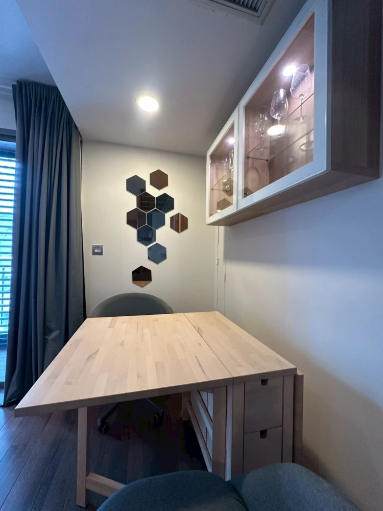 For rent: Sync Nature Siam. Spacious room with ample living space and complete amenities. High-quality built-in furniture. Book now!