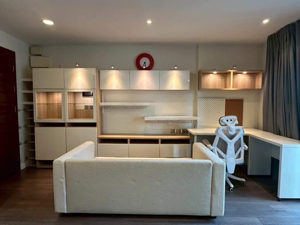 For rent: Sync Nature Siam. Spacious room with ample living space and complete amenities. High-quality built-in furniture. Book now!