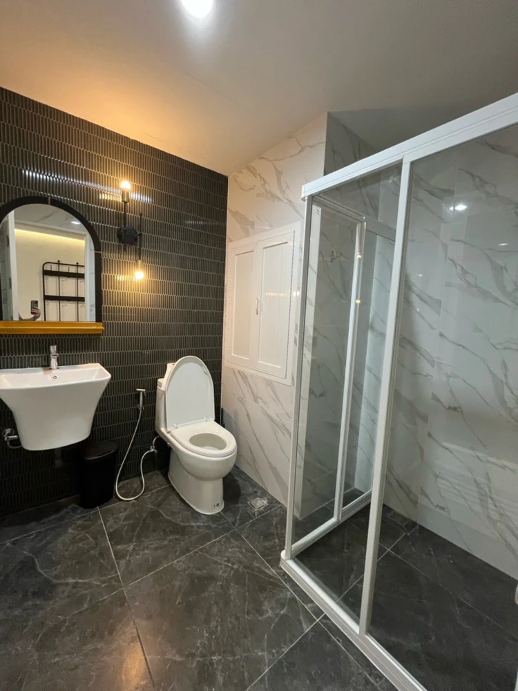 For rent: Tai Ping Towers, 2 bedrooms. Beautifully furnished and fully equipped. Book now!