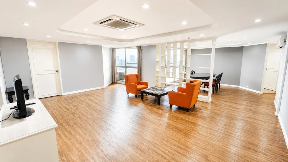 For rent: Tai Ping Towers, 16th floor. Nice, fully furnished unit. Book now!