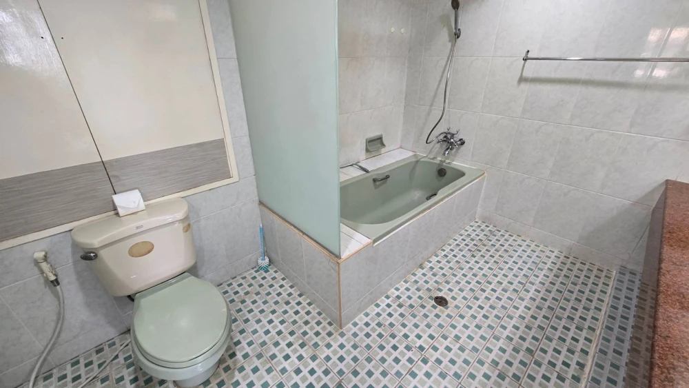 For rent: Tai Ping Towers, 16th floor. Nice, fully furnished unit. Book now!
