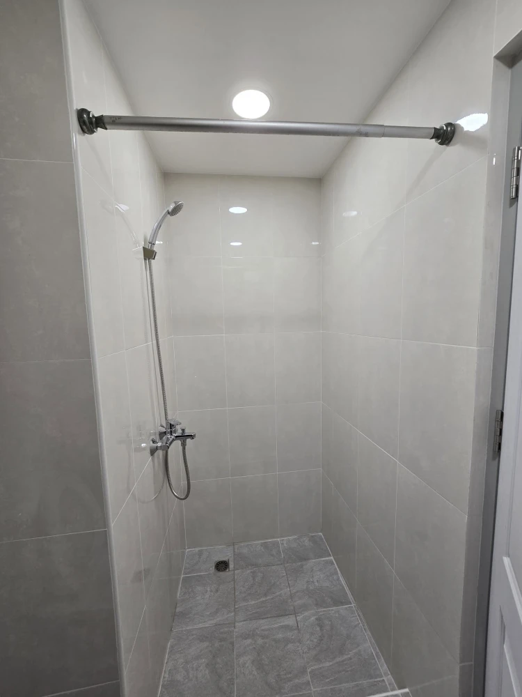 2-bedroom, 2-bathroom unit for rent at Tai Ping Towers. Spacious living area, fully furnished. Book now!