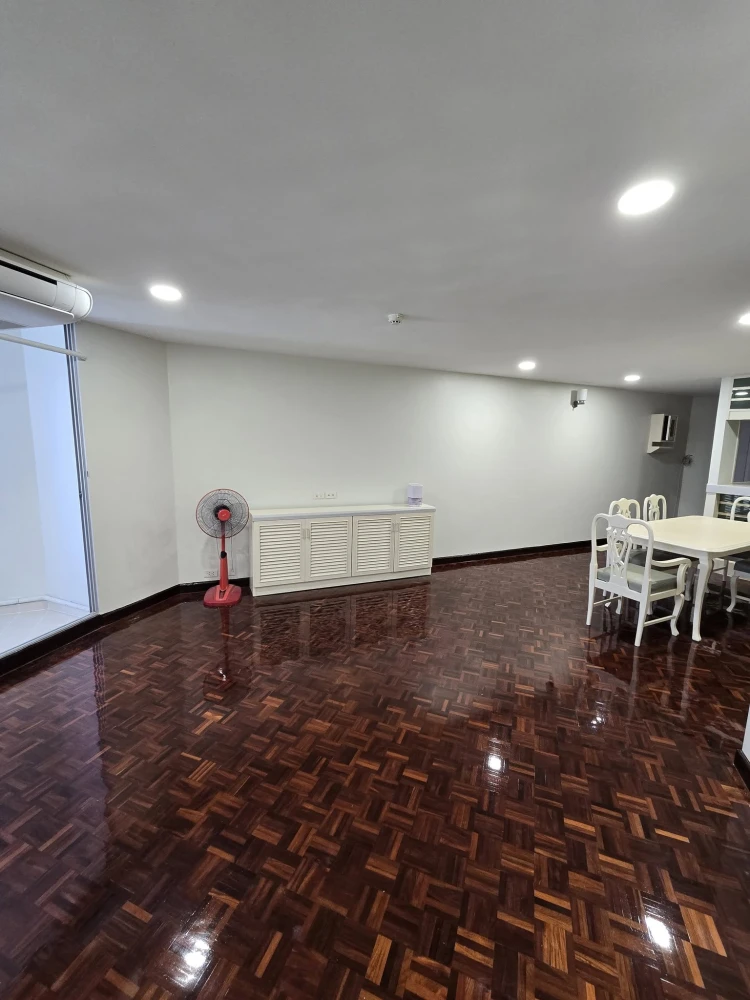 2-bedroom, 2-bathroom unit for rent at Tai Ping Towers. Spacious living area, fully furnished. Book now!