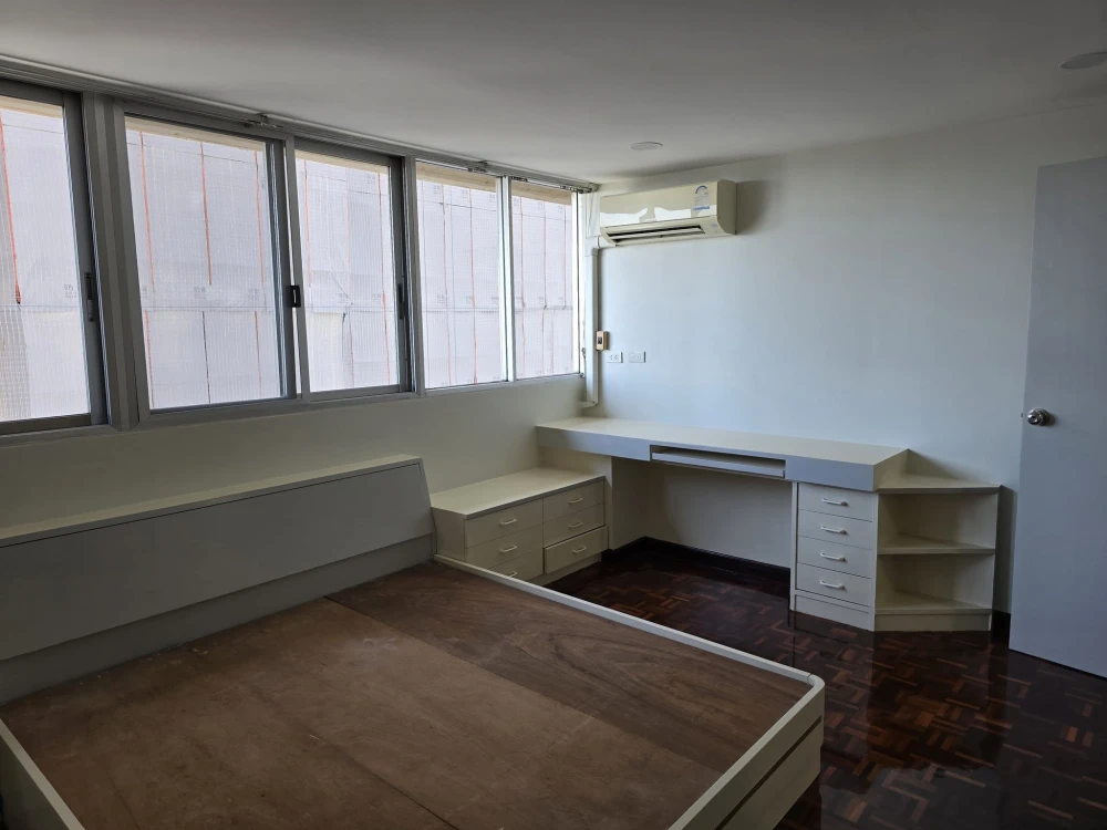 2-bedroom, 2-bathroom unit for rent at Tai Ping Towers. Spacious living area, fully furnished. Book now!