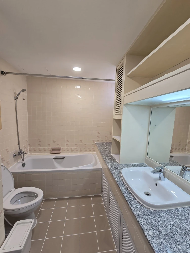 2-bedroom, 2-bathroom unit for rent at Tai Ping Towers. Spacious living area, fully furnished. Book now!