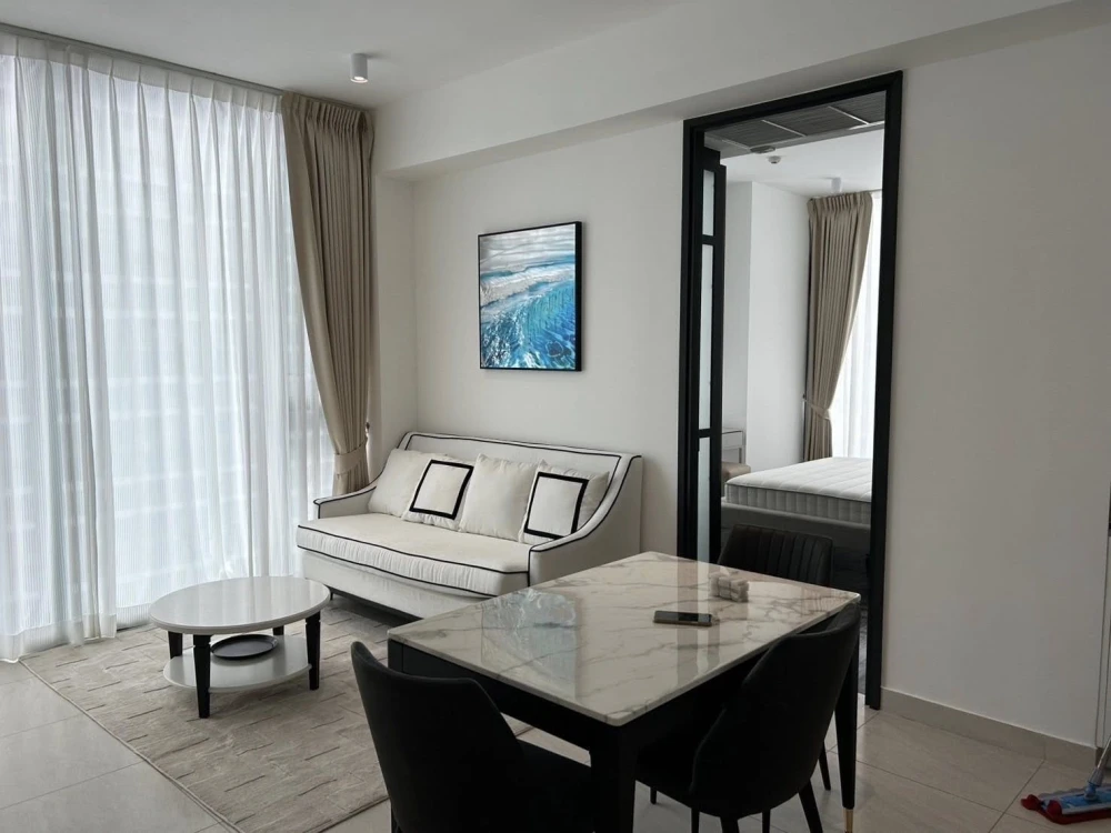 For rent Tait sathorn 12 rooms decorated in bright, comfortable tones, comfortable to live in, with full furniture, don't miss it.
