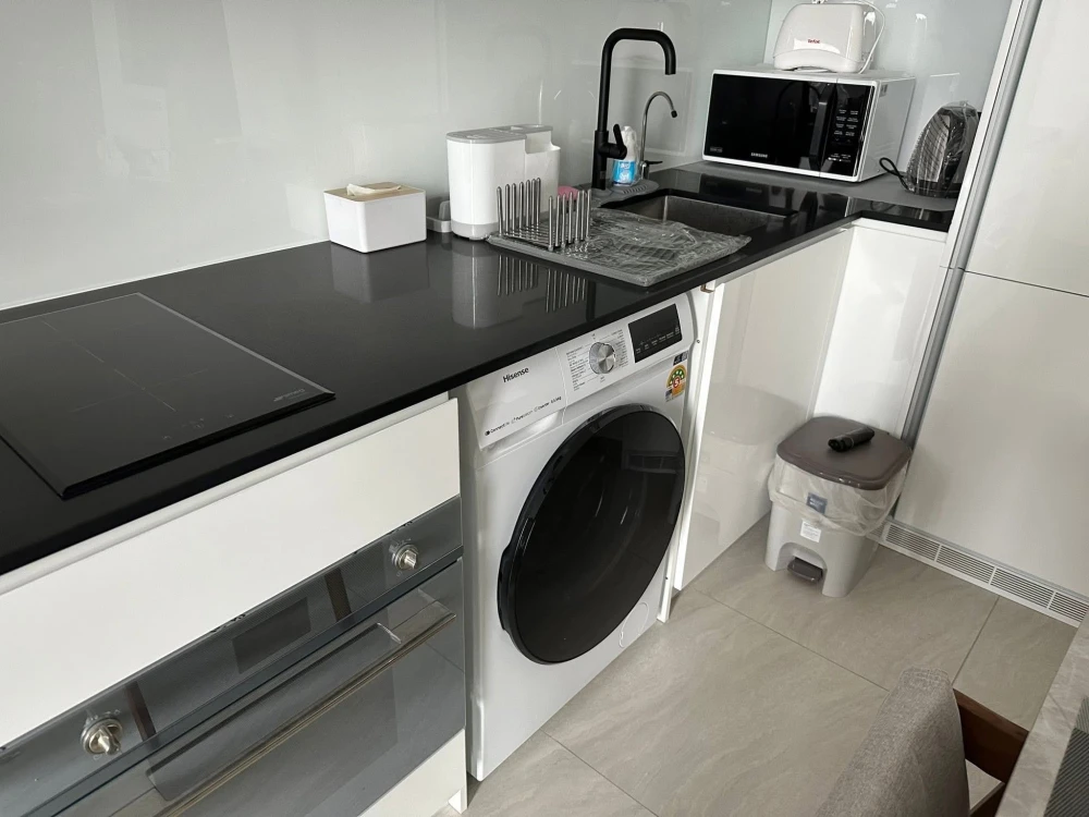 For rent Tait Sathorn 12 rooms, plenty of usable space, comfortable, definitely not cramped, fully furnished with electrical appliances, must book.