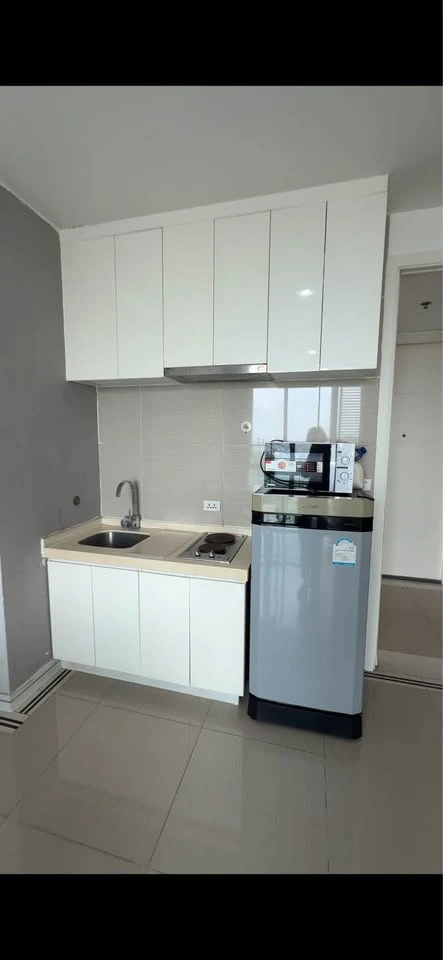 For rent: TC Green, 30th floor, very high, open view, no buildings blocking, usable space remaining, ready to move in immediately.