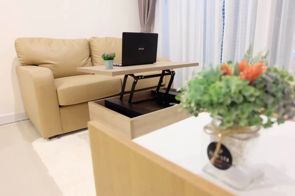 For rent: TC green, Building C, 12th floor, city view, lots of usable space. Book now and you won't be disappointed.