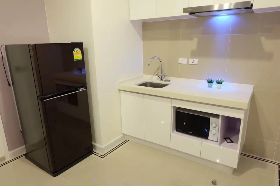 For rent: TC green, Building C, 12th floor, city view, lots of usable space. Book now and you won't be disappointed.
