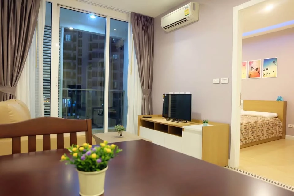 For rent: TC green, Building C, 12th floor, city view, lots of usable space. Book now and you won't be disappointed.