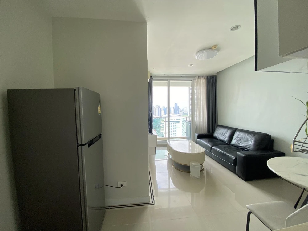 For rent: TC Green, high floor room, ready to move in, spacious and comfortable, just bring your bag and move in.