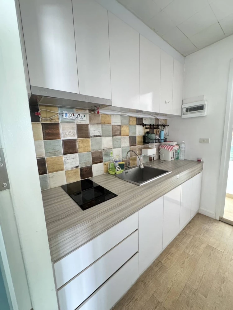 For sale, for rent!! T.C. Green Condo, nice room, decorated in a controlled tone, complete furniture and facilities, don't miss it!!