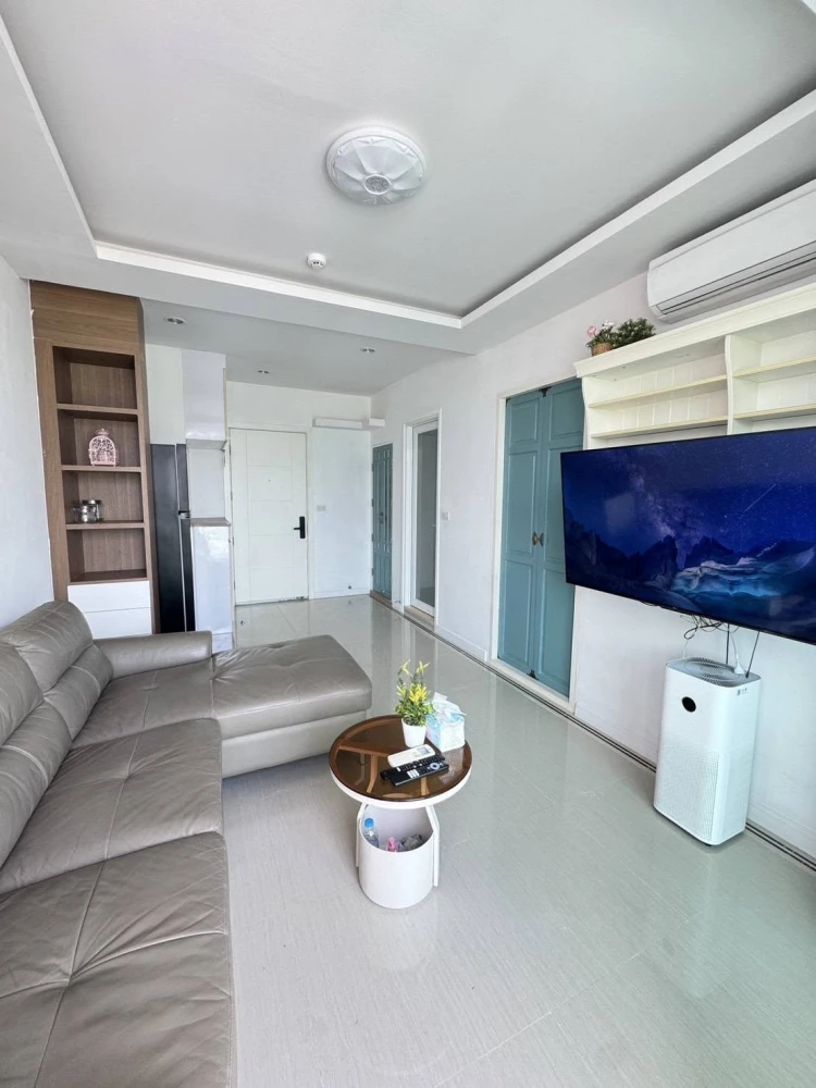 For sale, for rent!! T.C. Green Condo, nice room, decorated in a controlled tone, complete furniture and facilities, don't miss it!!