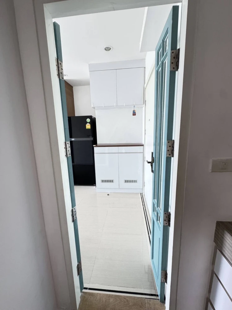 For sale, for rent!! T.C. Green Condo, nice room, decorated in a controlled tone, complete furniture and facilities, don't miss it!!
