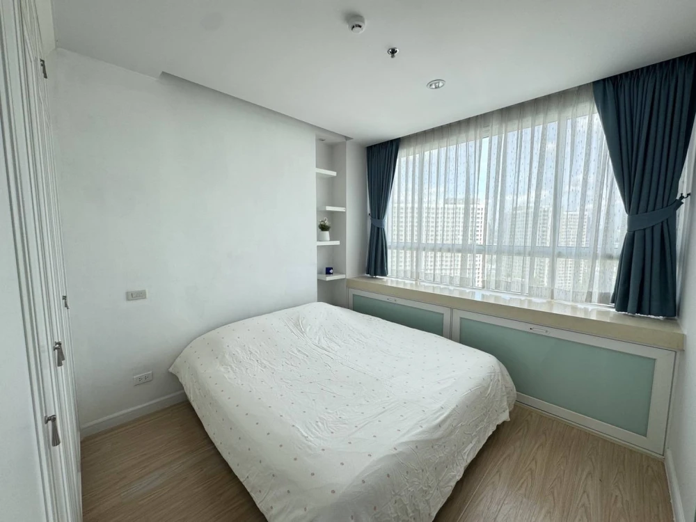 For sale, for rent!! T.C. Green Condo, nice room, decorated in a controlled tone, complete furniture and facilities, don't miss it!!