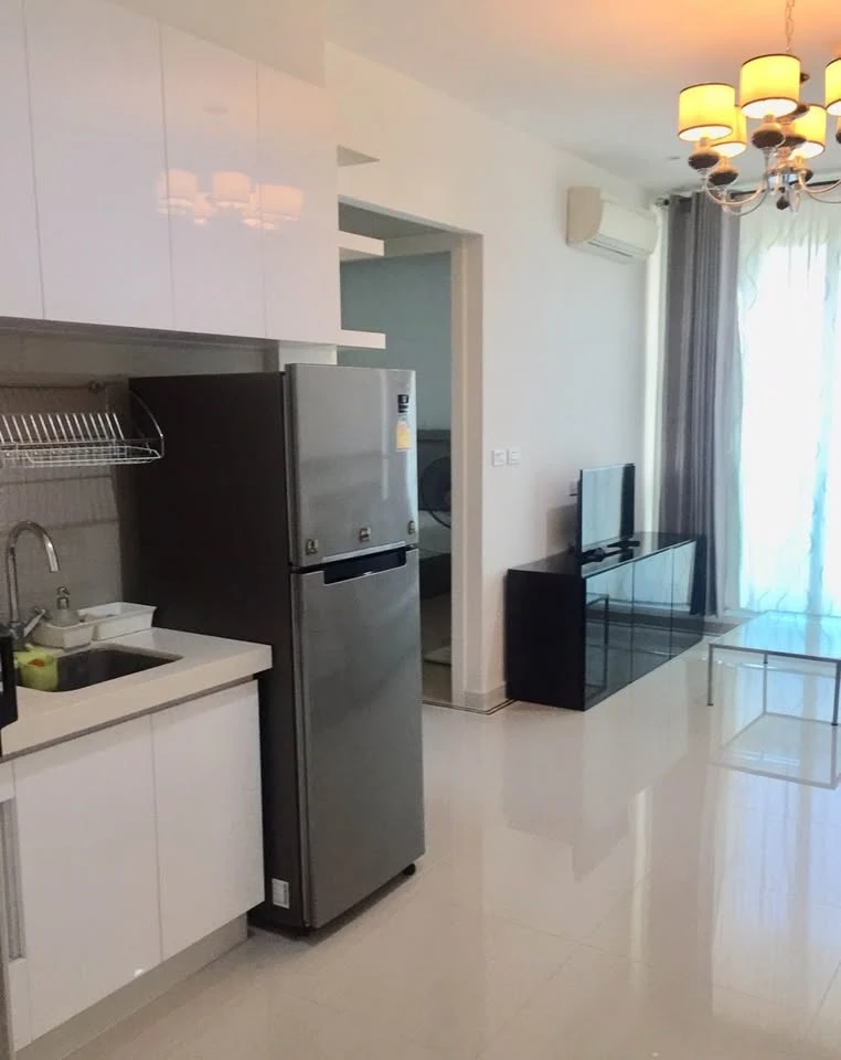 TC Green for rent, corner room, private location, city view, fully furnished, high-end, like staying in a hotel. Book now.