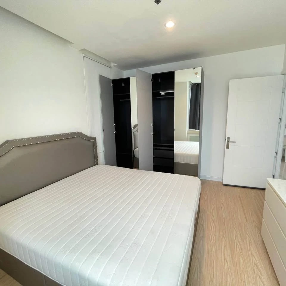 TC Green for rent, corner room, private location, city view, fully furnished, high-end, like staying in a hotel. Book now.