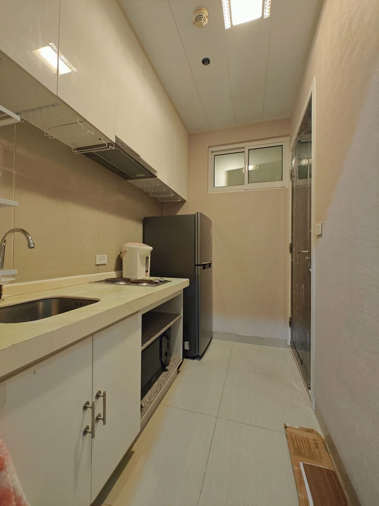 For rent: TC Green, corner room with privacy, 2 bedrooms, lots of usable space, beautiful city view, no building blocking, reserve now!