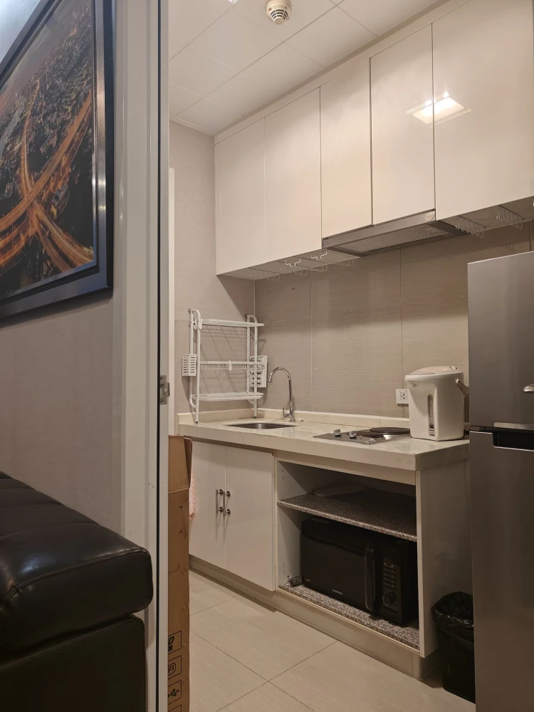 For rent: TC Green, corner room with privacy, 2 bedrooms, lots of usable space, beautiful city view, no building blocking, reserve now!