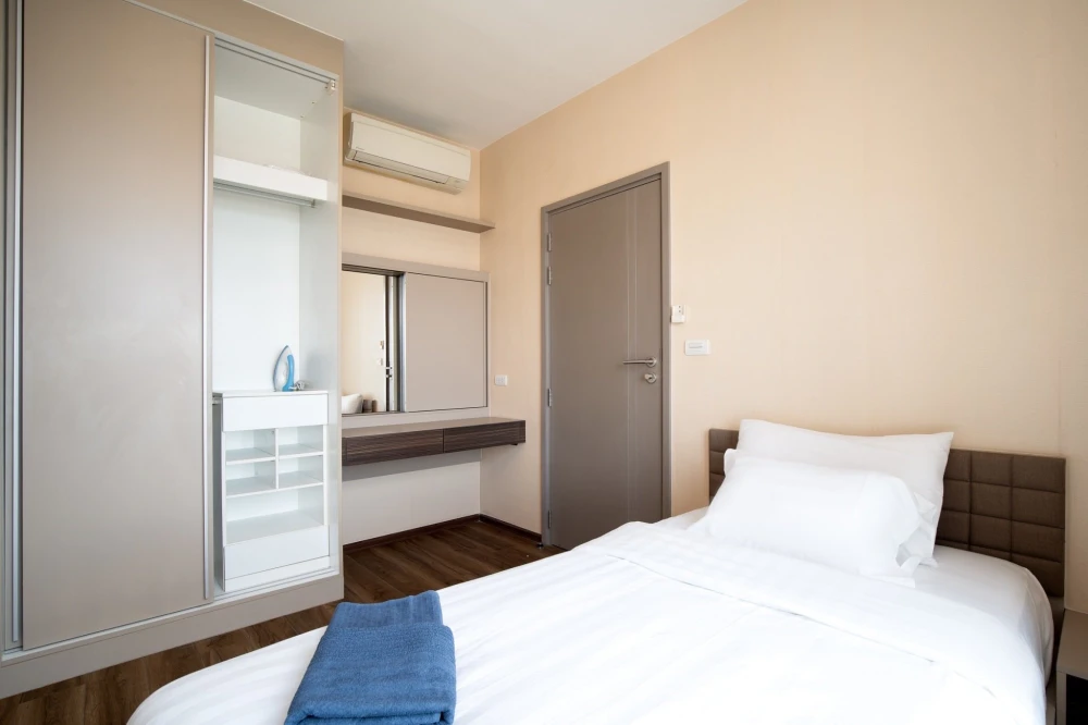 For sale/rent: TEAL Sathorn-Taksin, ready-to-move-in room, fully furnished, just bring your own furniture and move in!!!
