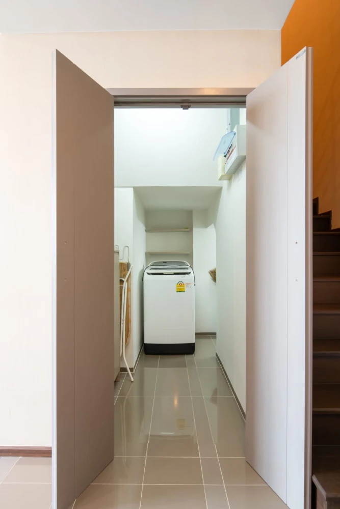 For sale/rent: TEAL Sathorn-Taksin, ready-to-move-in room, fully furnished, just bring your own furniture and move in!!!