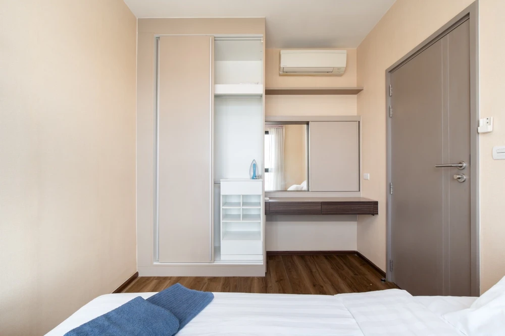 For sale/rent: TEAL Sathorn-Taksin, ready-to-move-in room, fully furnished, just bring your own furniture and move in!!!
