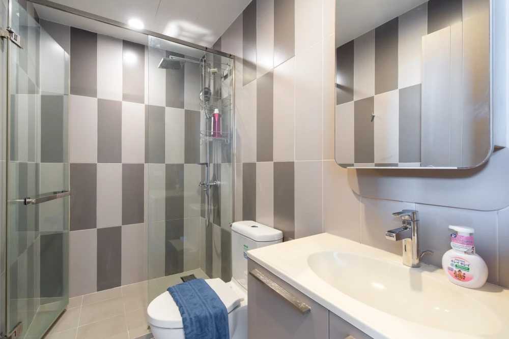 For sale/rent: TEAL Sathorn-Taksin, ready-to-move-in room, fully furnished, just bring your own furniture and move in!!!