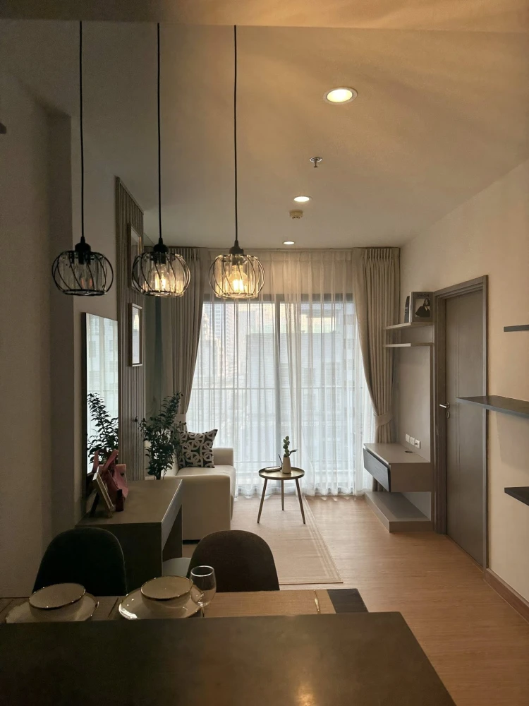 For rent: TEAL Sathorn - Taksin, corner unit. Quiet and private, no direct sunlight, not hot. Nicely decorated. Book now!
