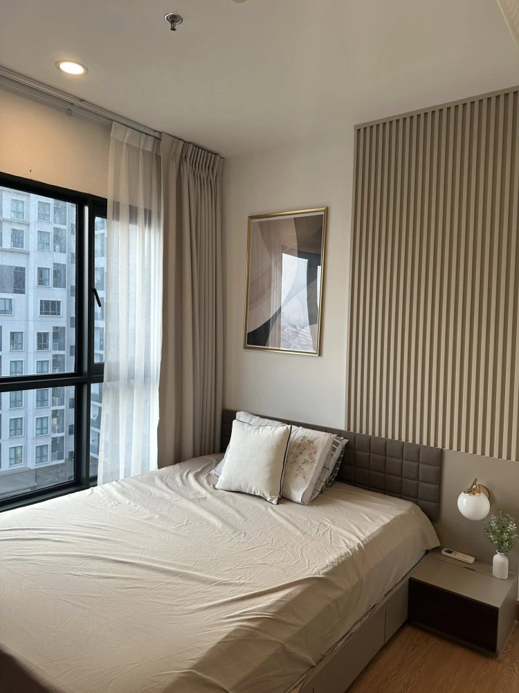 For rent: TEAL Sathorn - Taksin, corner unit. Quiet and private, no direct sunlight, not hot. Nicely decorated. Book now!