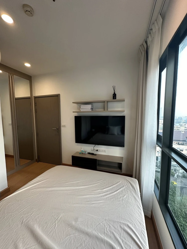For rent: TEAL Sathorn - Taksin, corner unit. Quiet and private, no direct sunlight, not hot. Nicely decorated. Book now!