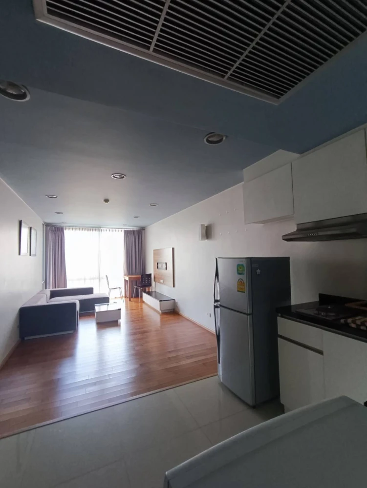 Tempo Ruamrudee for rent, fully furnished with electrical appliances, spacious area, hurry and book now.