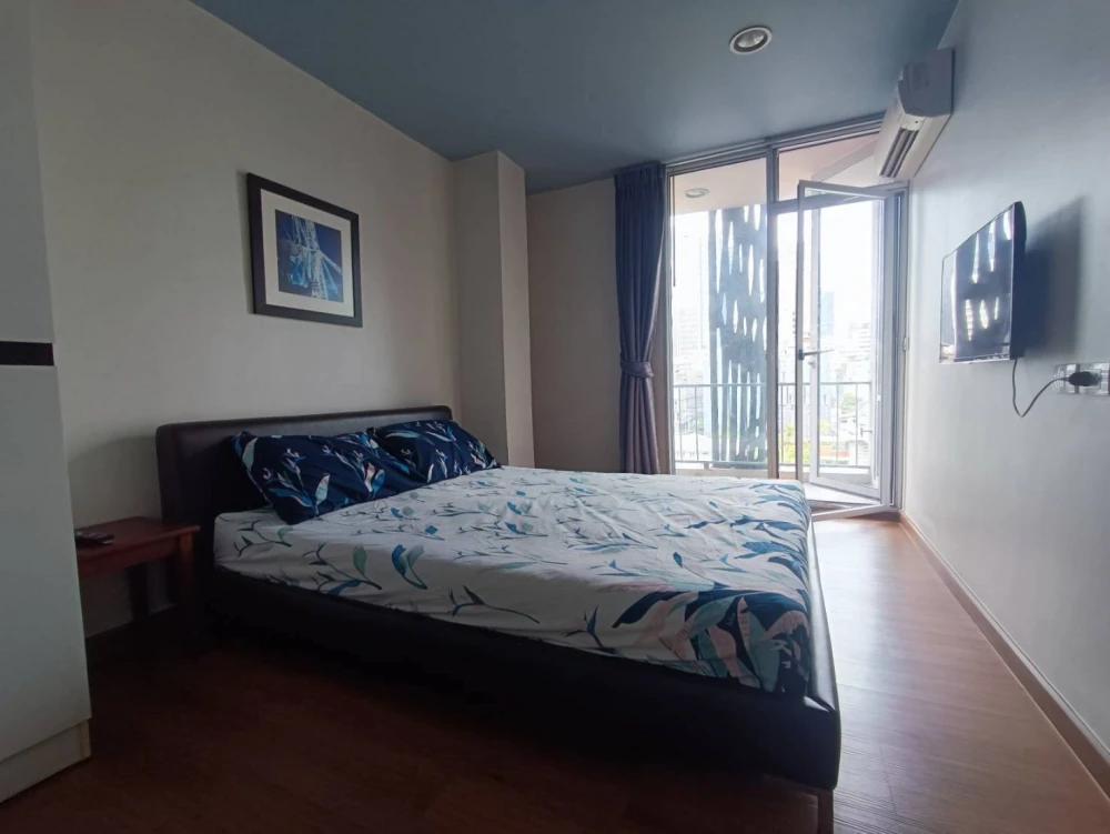 Tempo Ruamrudee for rent, fully furnished with electrical appliances, spacious area, hurry and book now.