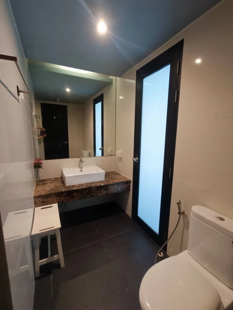 Tempo Ruamrudee for rent, fully furnished with electrical appliances, spacious area, hurry and book now.