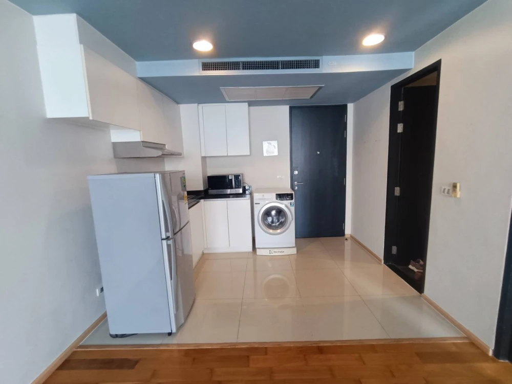 Tempo Ruamrudee for rent, fully furnished with electrical appliances, spacious area, hurry and book now.
